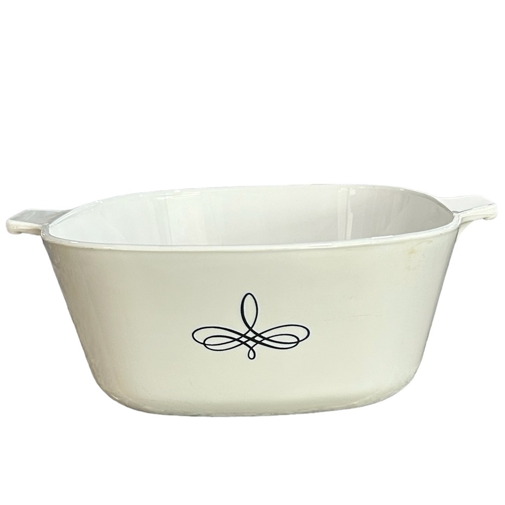 Corning Ware P-2.5-B Black Trefoil 2.5 Qt Casserole Dish Pan